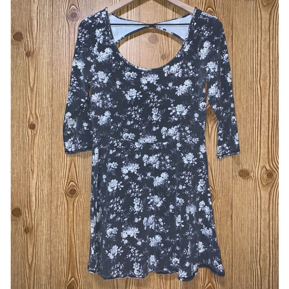 American Eagle Floral Fit N’ Flare Dress